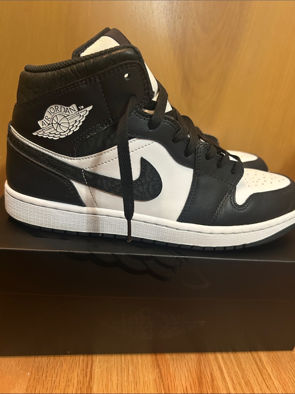 Jordan Air Jordan 1 Mid Black White